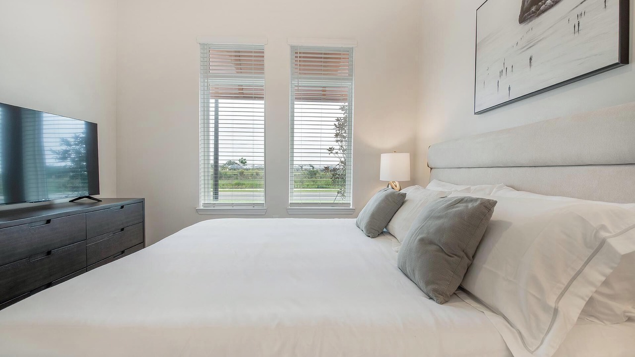 Photo of Bedroom in Florida Center