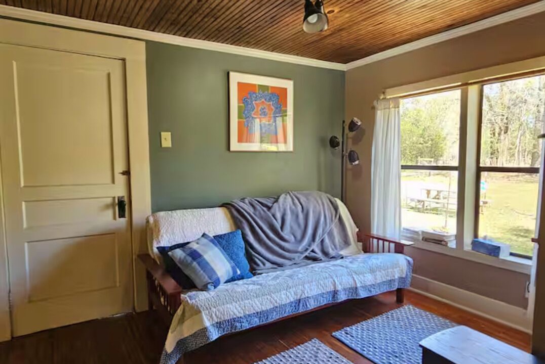 Photo of Livingroom in Grand Bay