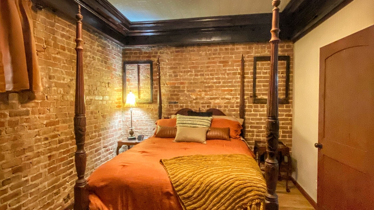 Photo of Bedroom in Ashland