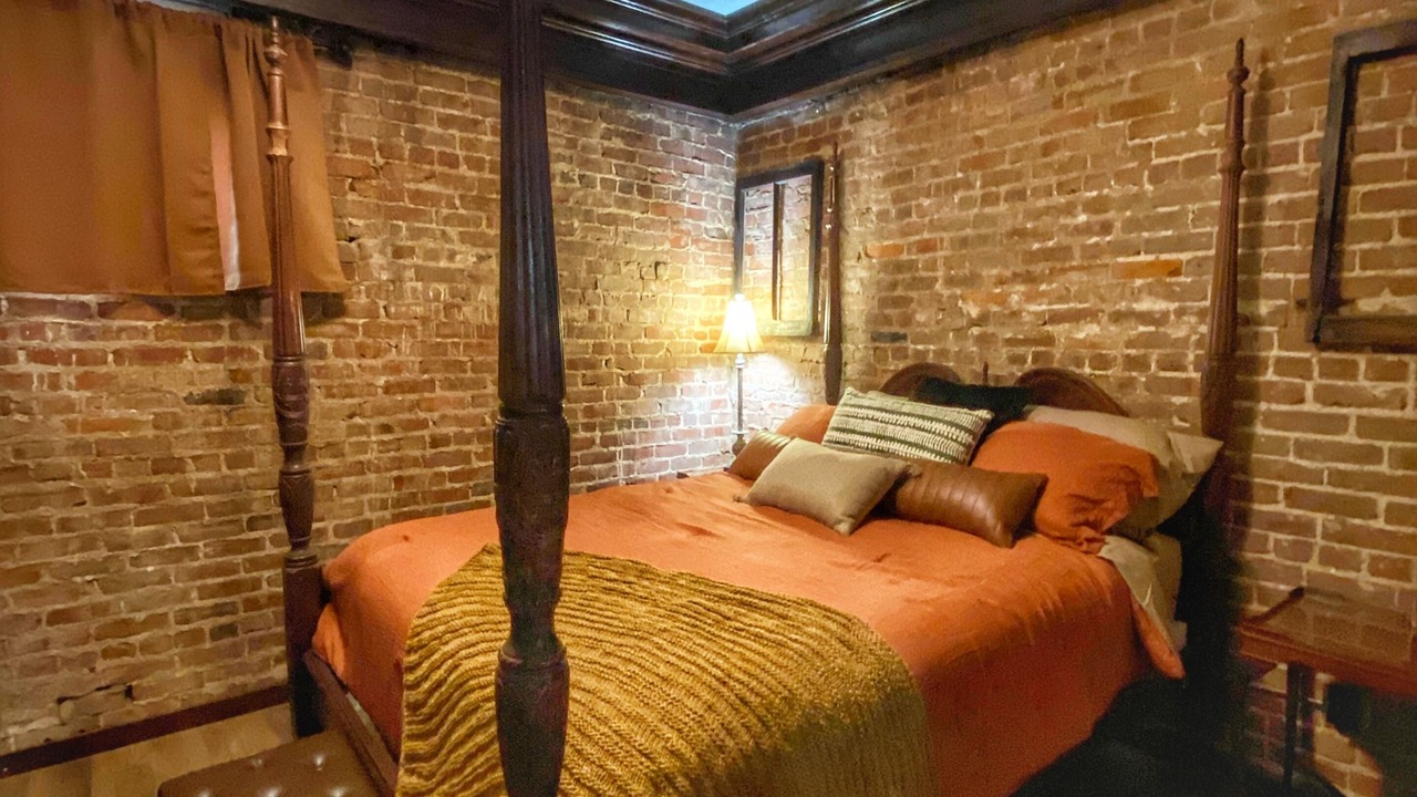 Photo of Bedroom in Ashland
