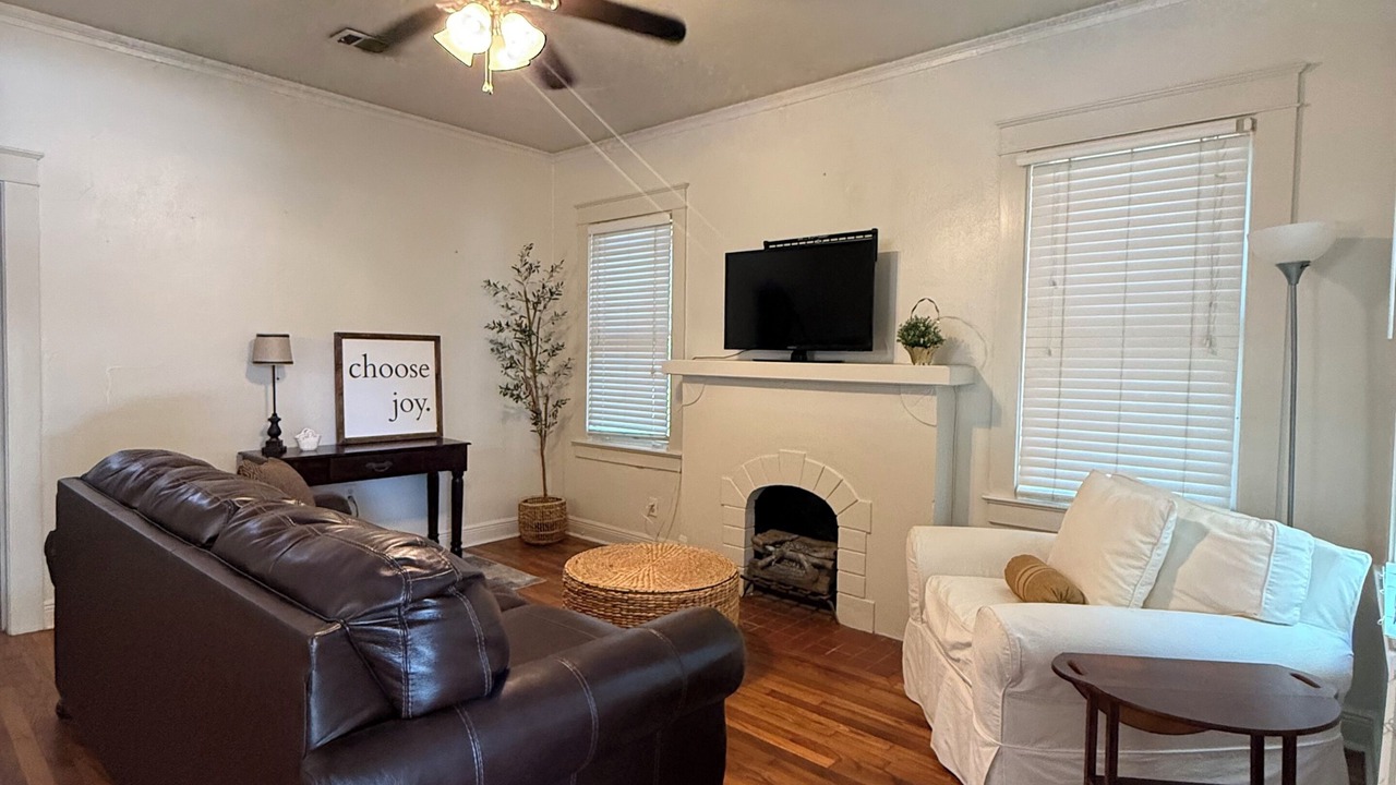 Photo of Livingroom in Mid City South