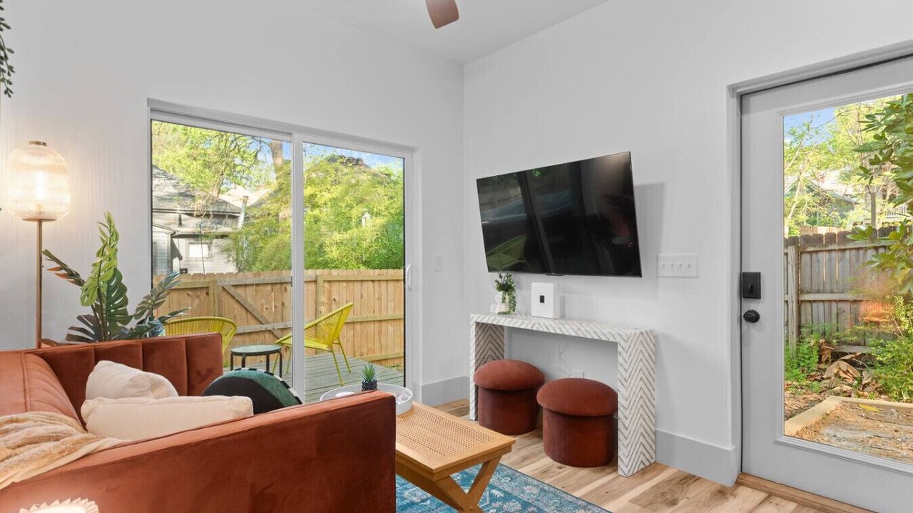 Photo of Livingroom in East Side