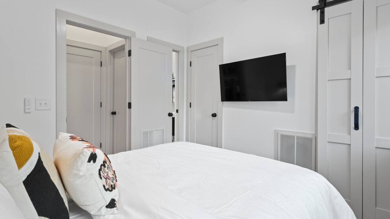 Photo of Bedroom in East Side