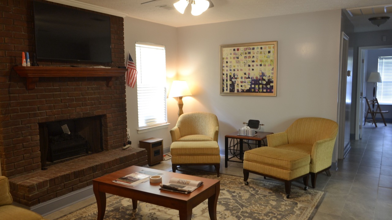 Photo of Livingroom in Macon County