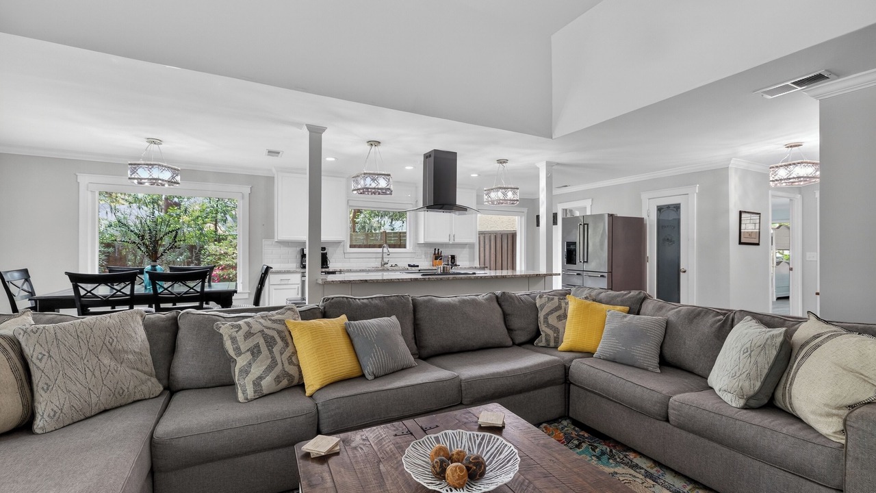 Photo of Livingroom in Saint Simons Heights