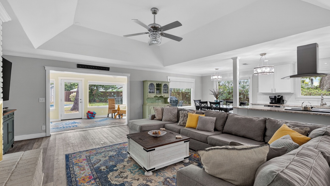 Photo of Livingroom in Saint Simons Heights