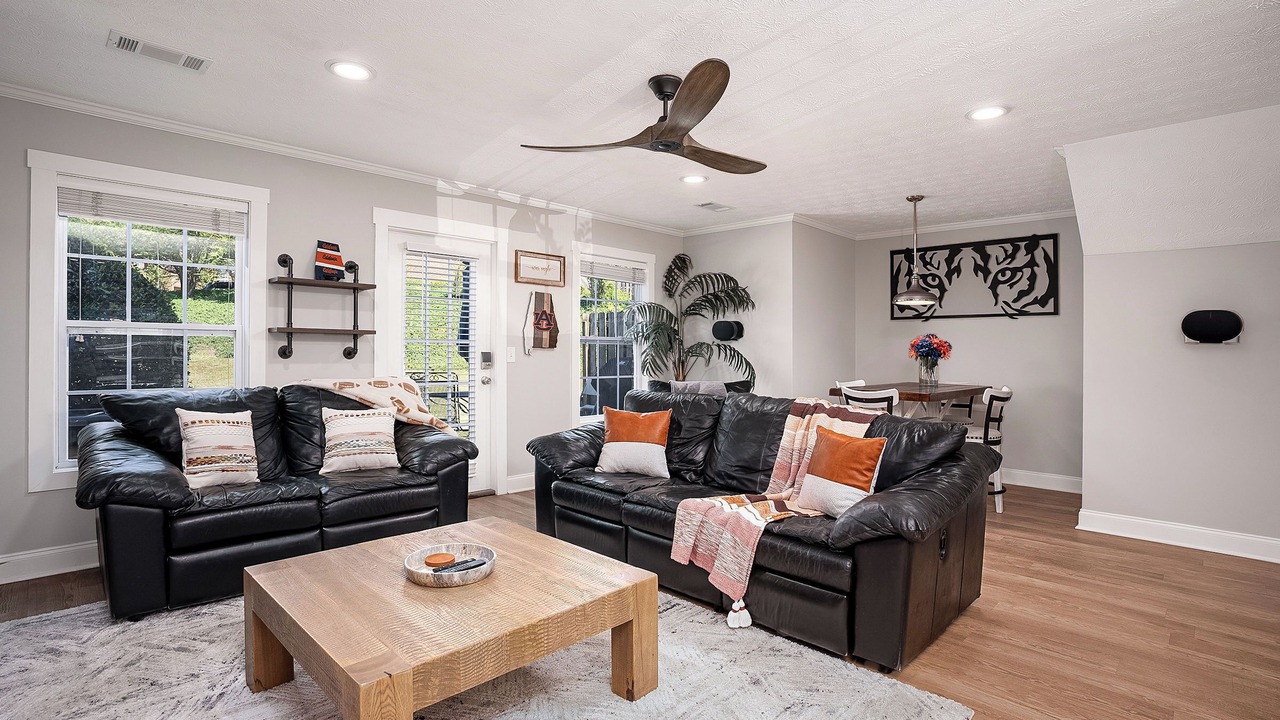 Photo of Livingroom in Auburn