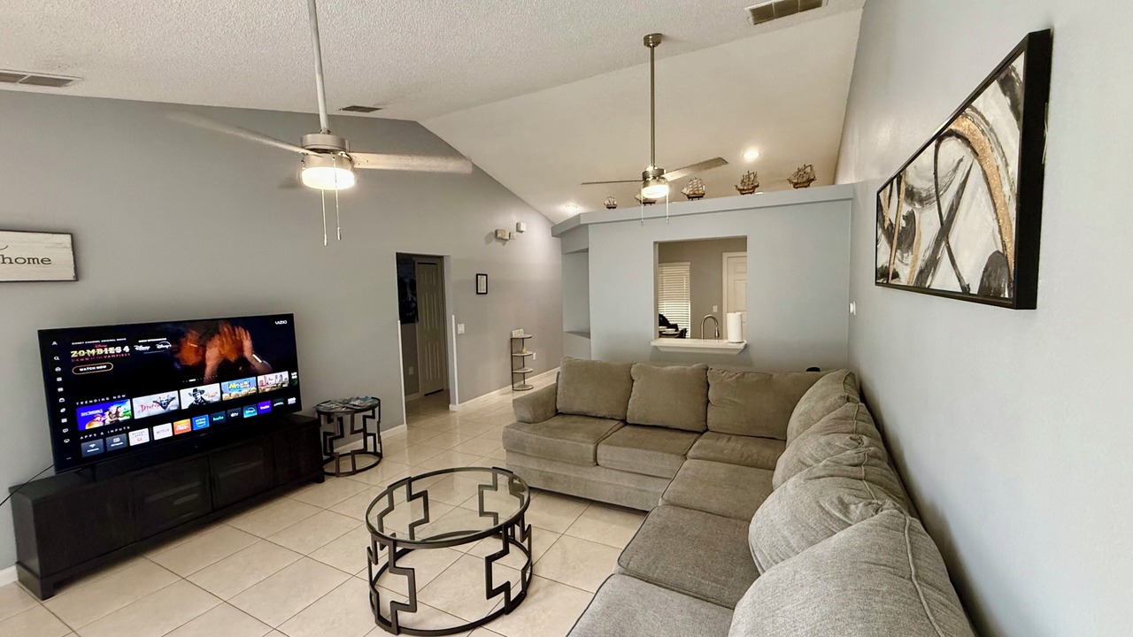 Photo of Livingroom in Florida Pines
