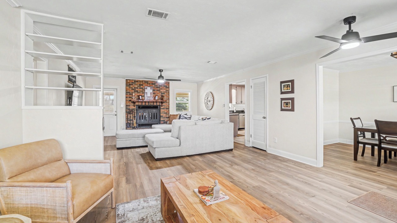 Photo of Livingroom in Killearn Estates