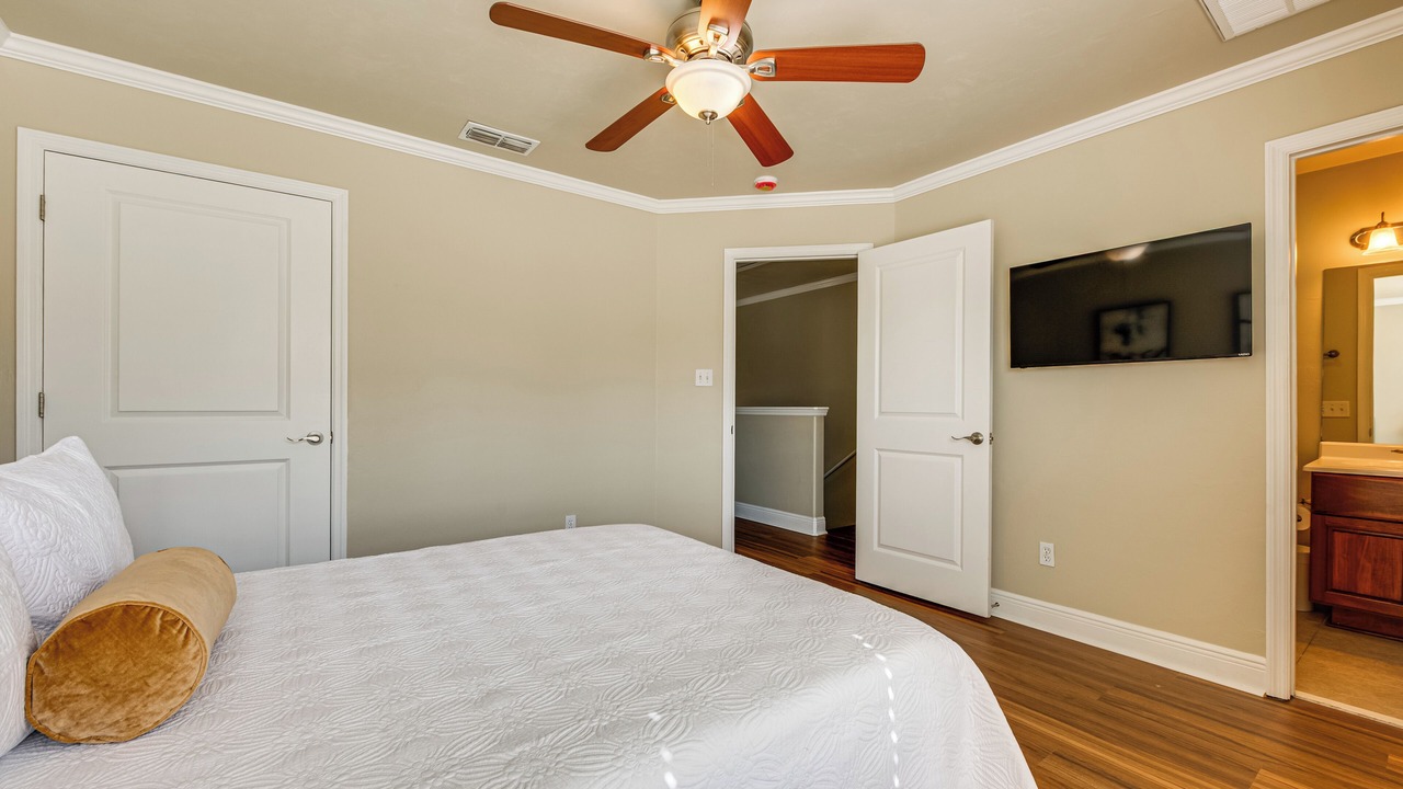 Photo of Bedroom in Tallahassee