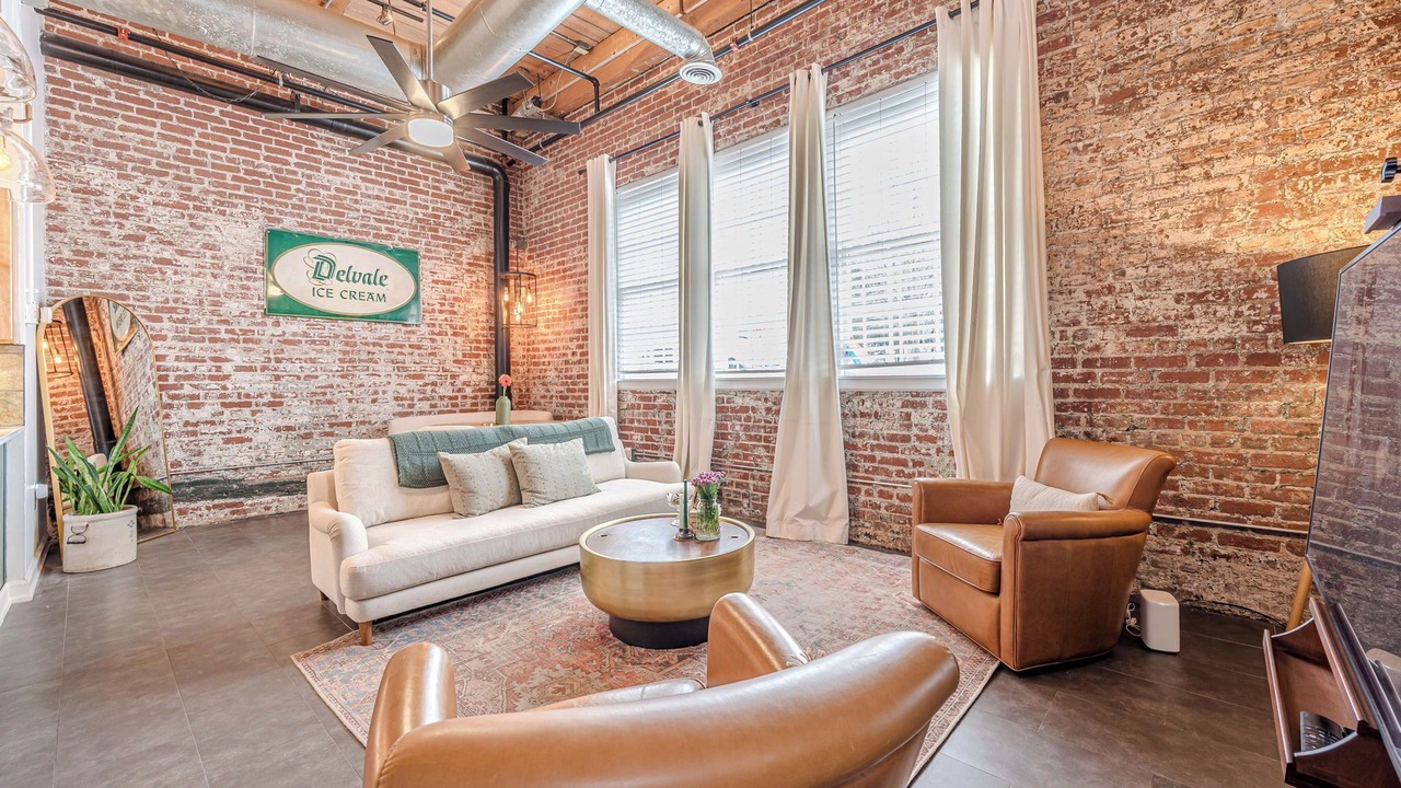 Photo of Livingroom in Oakland