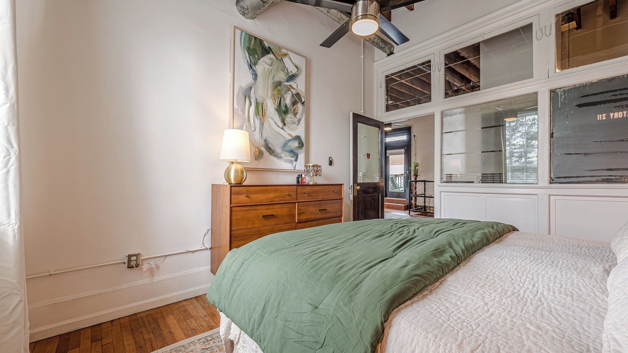 Photo of Bedroom in Oakland