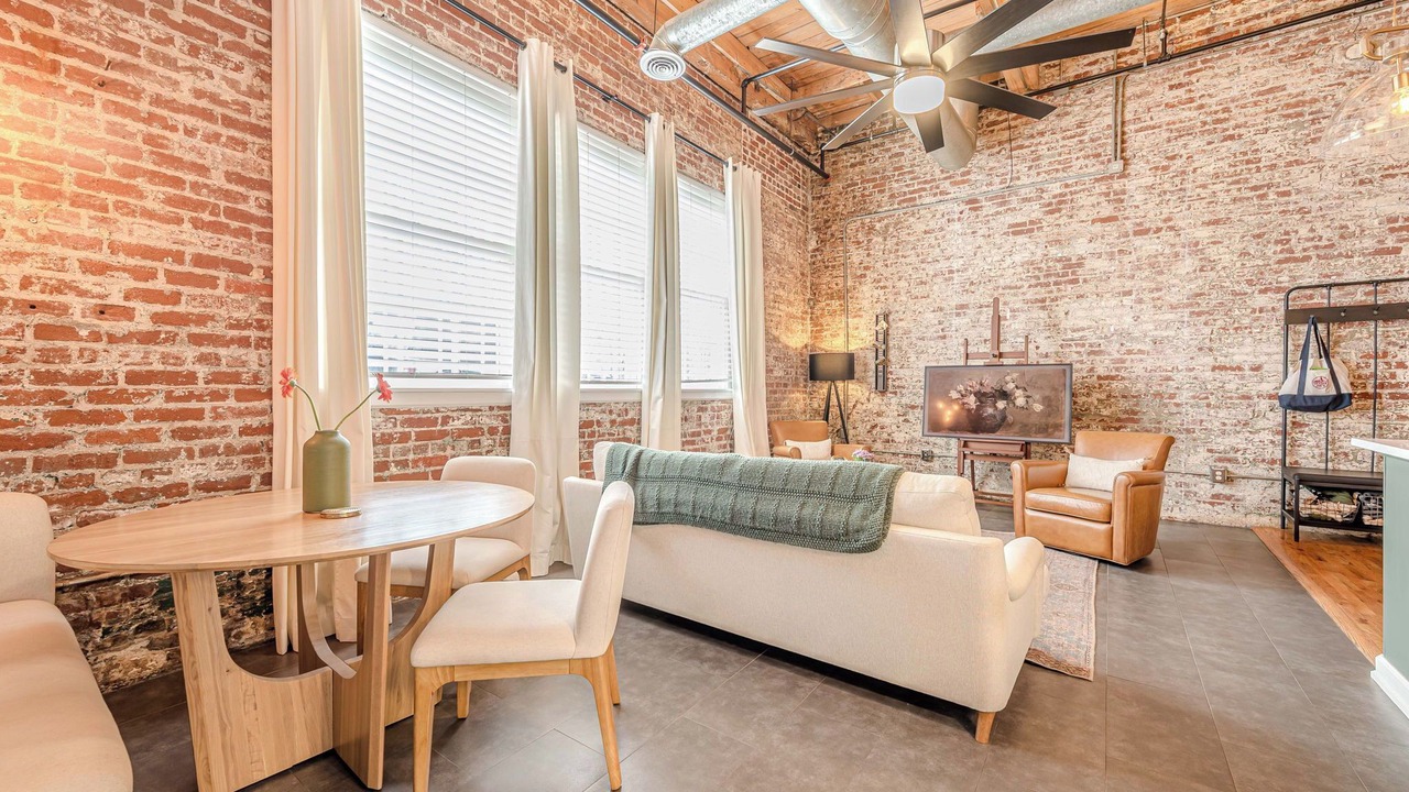 Photo of Livingroom in Oakland