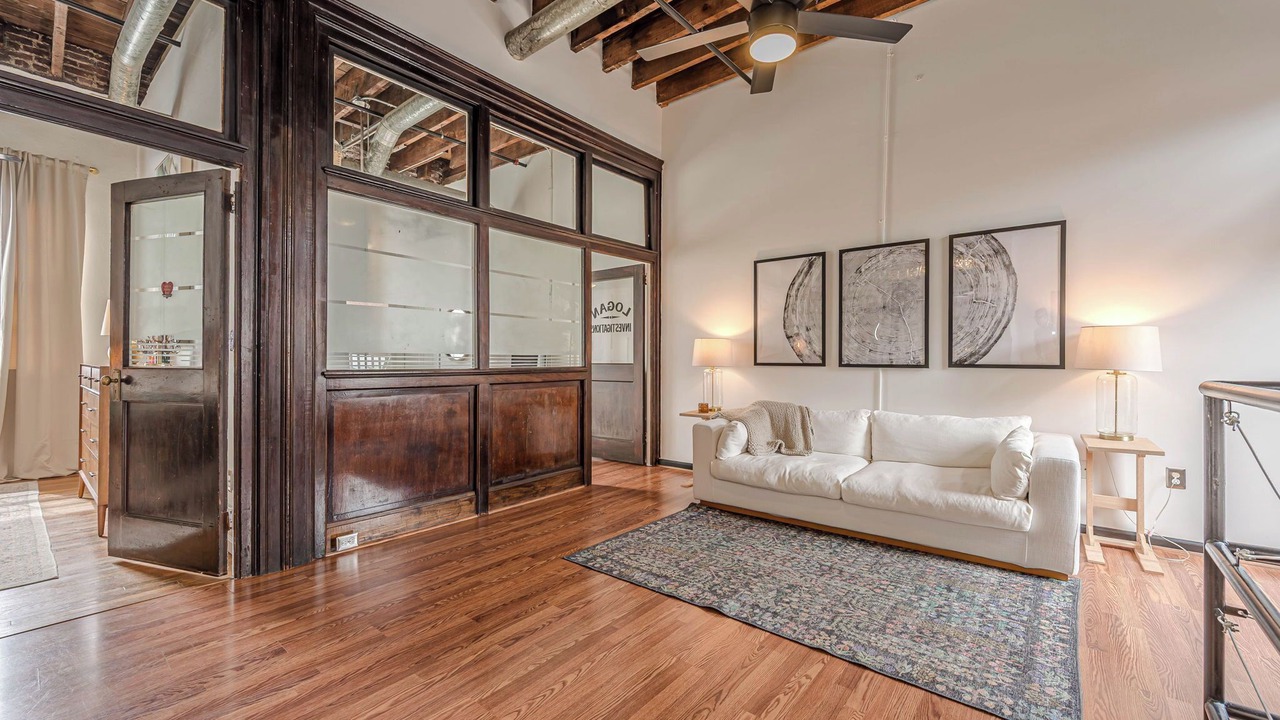Photo of Livingroom in Oakland
