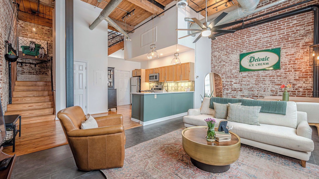 Photo of Livingroom in Oakland