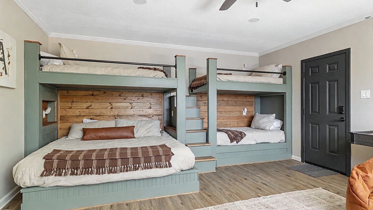 Photo of Bedroom in Homer