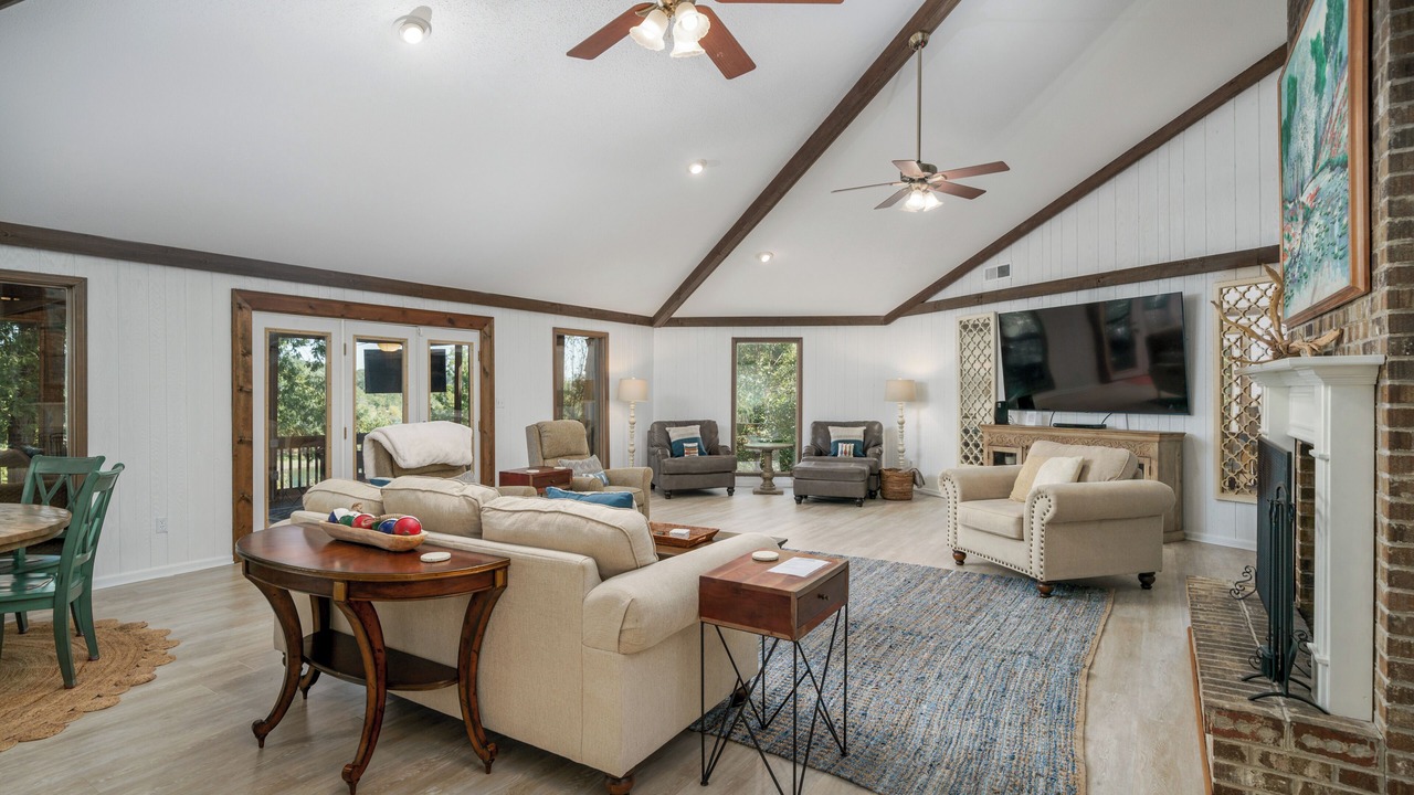Photo of Livingroom in Northport