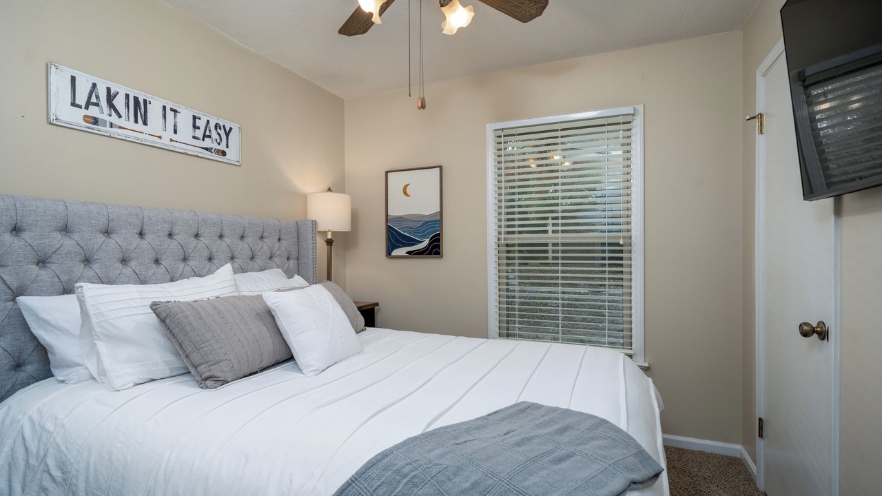 Photo of Bedroom in Northport