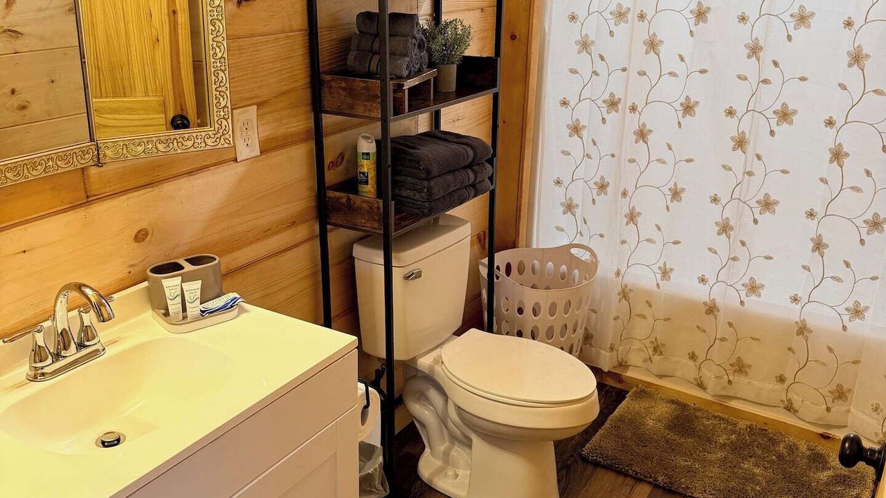 Photo of Bathroom in Cedar Bluff