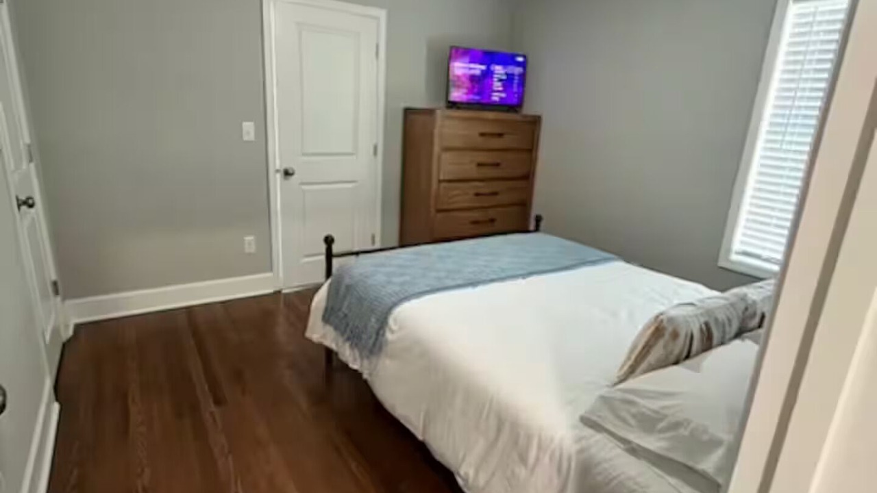 Photo of Bedroom in Northport