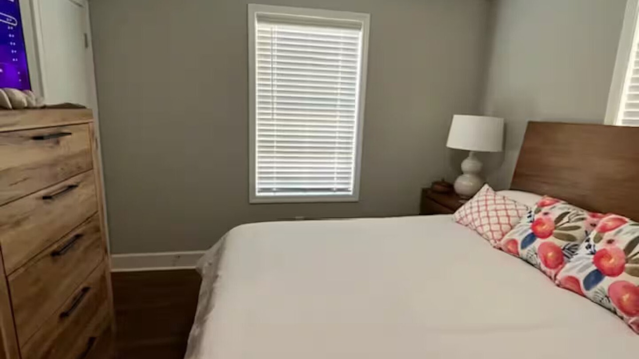 Photo of Bedroom in Northport