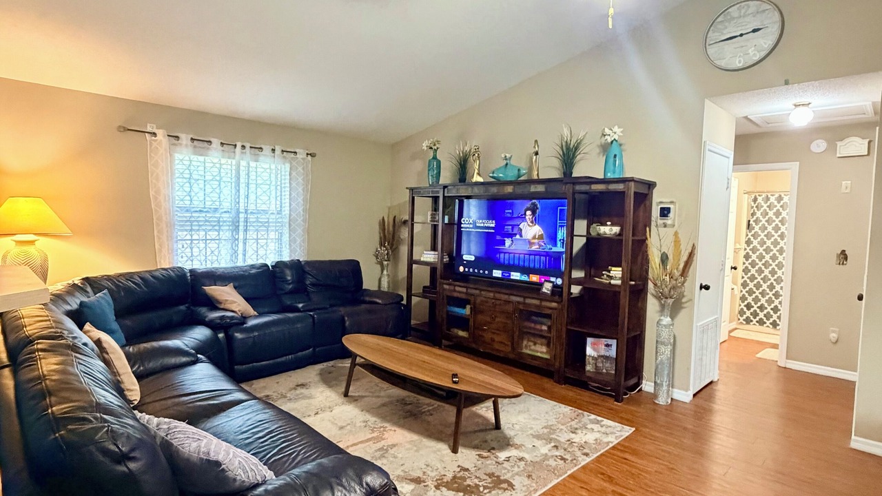 Photo of Livingroom in Lake City