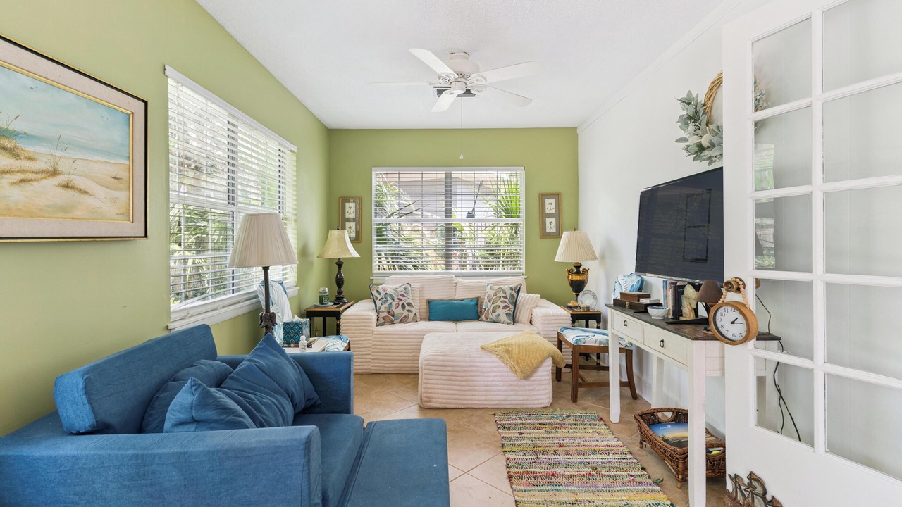Photo of Livingroom in Saint Simons Heights