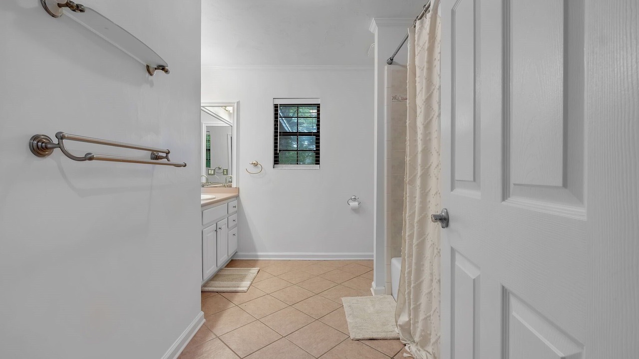 Photo of Bathroom in Killearn Estates