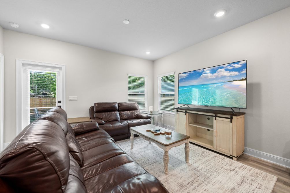 Photo of Livingroom in Foley