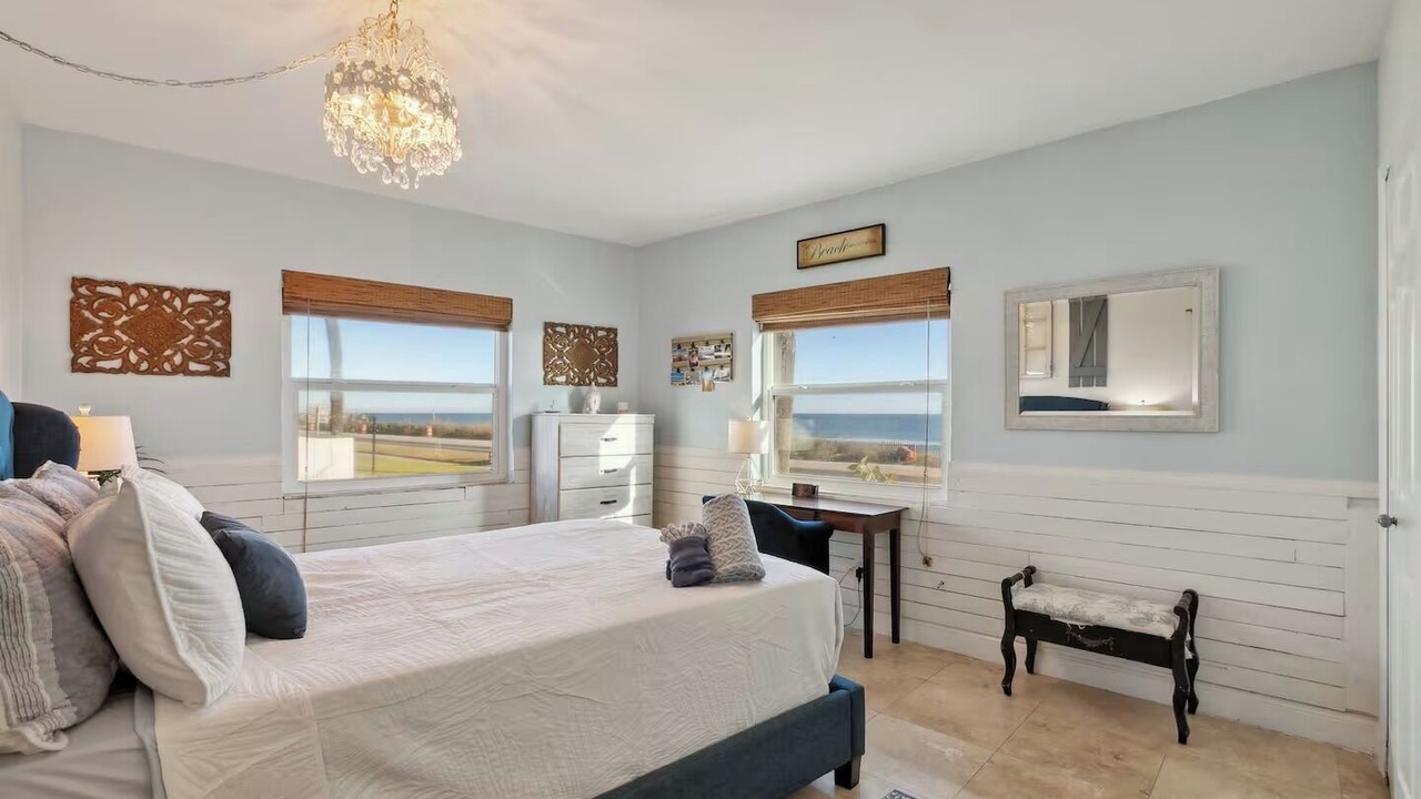Photo of Bedroom in Surfside Estates