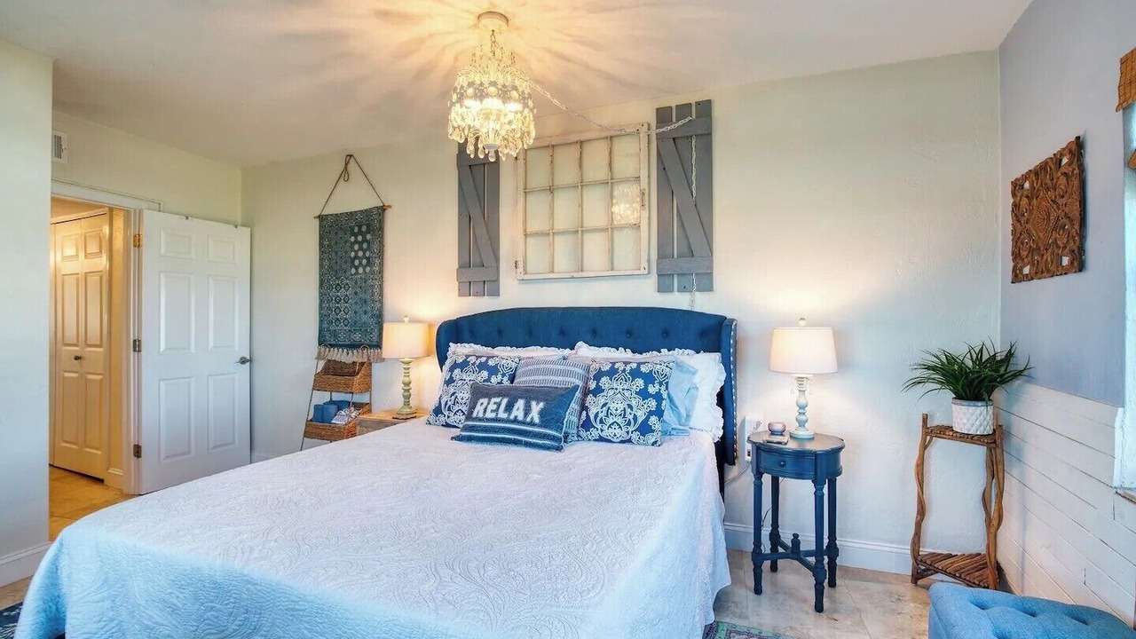 Photo of Bedroom in Surfside Estates