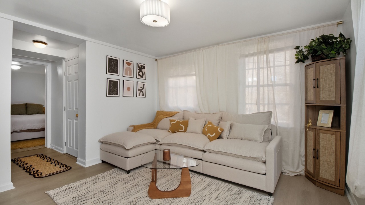 Photo of Livingroom in East Side