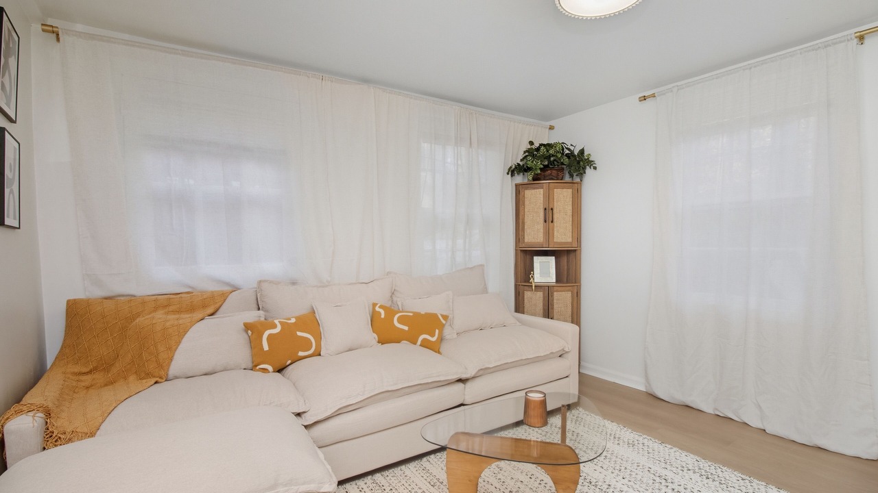 Photo of Livingroom in East Side