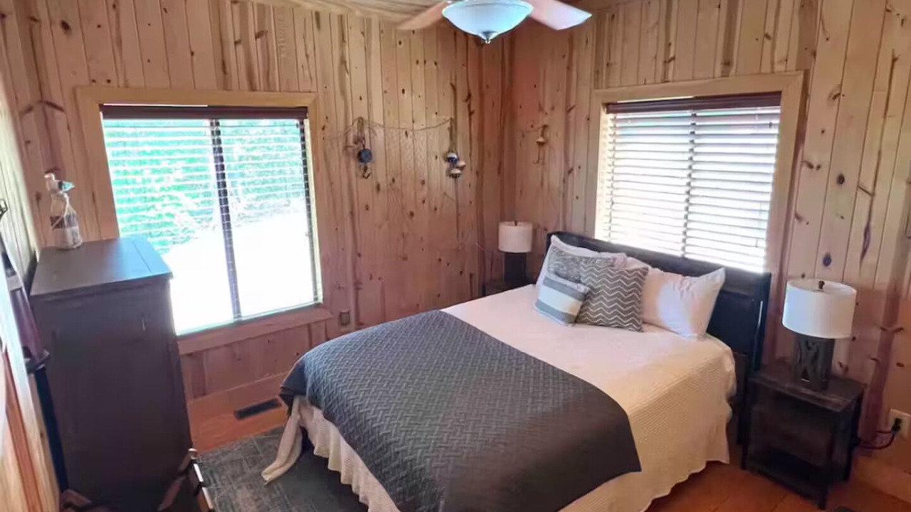 Photo of Bedroom in Six Mile