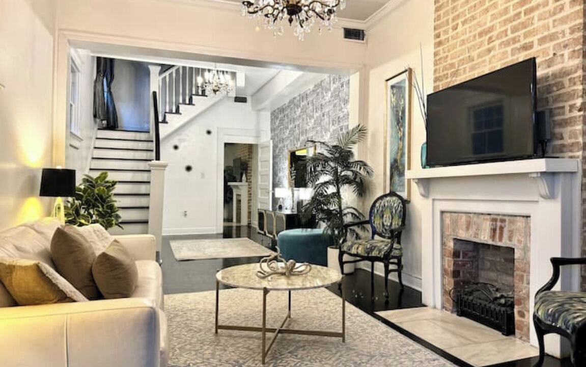 Photo of Livingroom in Mid-City