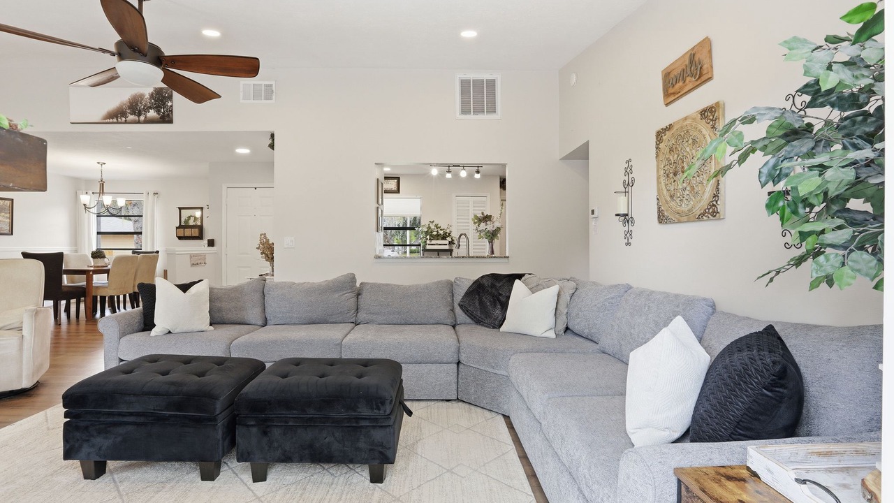 Photo of Livingroom in Ocoee
