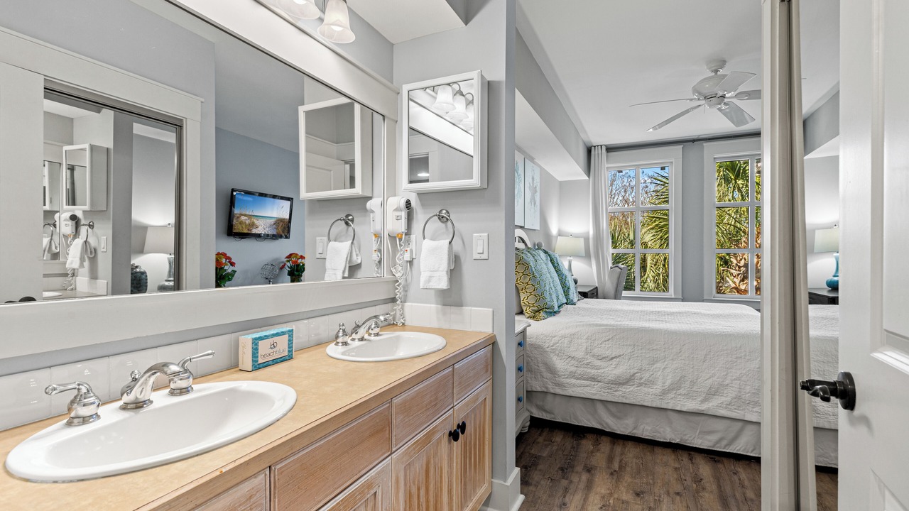 Photo of Bathroom in Baytowne Wharf