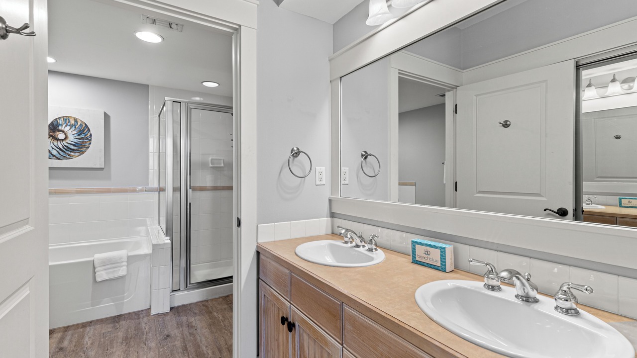 Photo of Bathroom in Baytowne Wharf