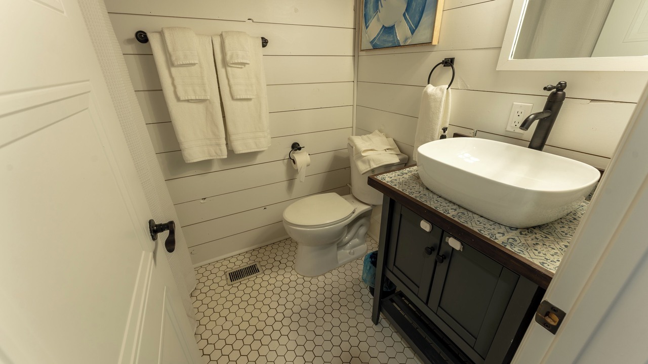 Photo of Bathroom in Appling