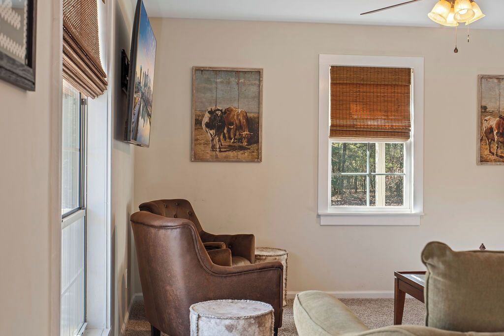 Photo of Livingroom in Peach Orchard