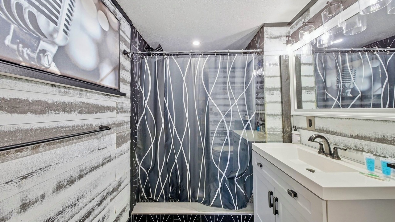 Photo of Bathroom in Fairview Shores