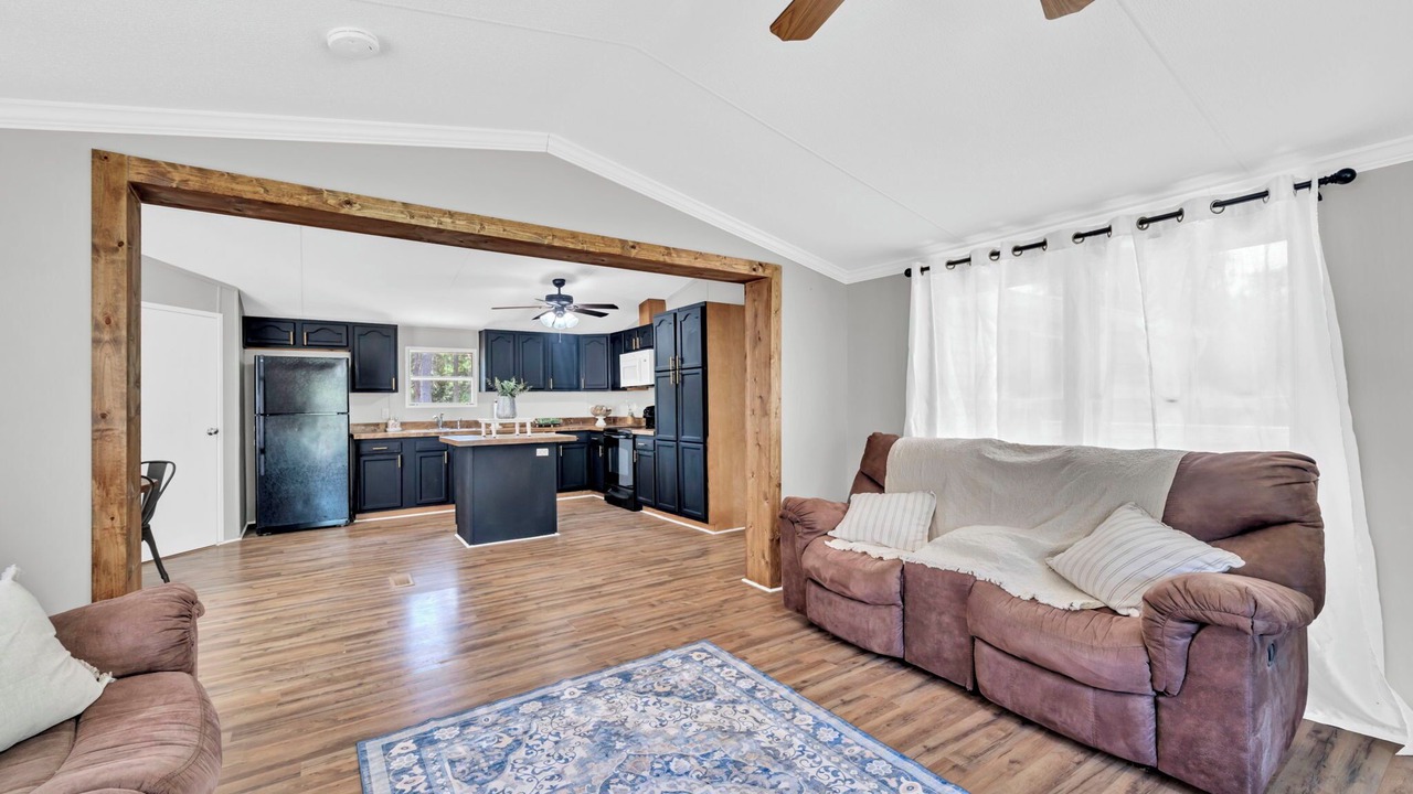 Photo of Livingroom in Baker