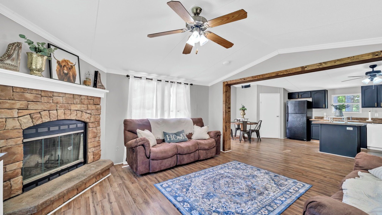 Photo of Livingroom in Baker