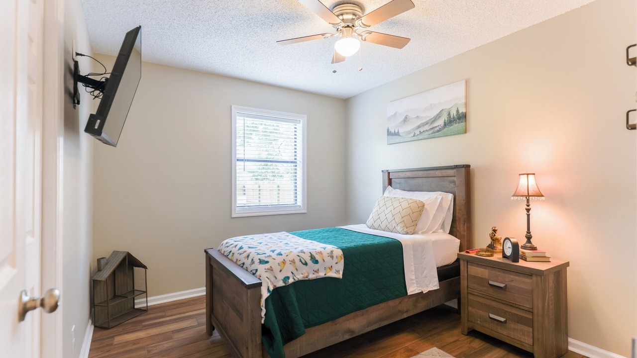 Photo of Bedroom in Valdosta
