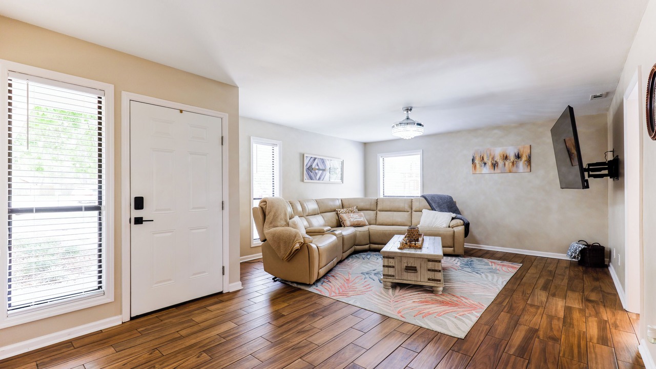 Photo of Livingroom in Valdosta