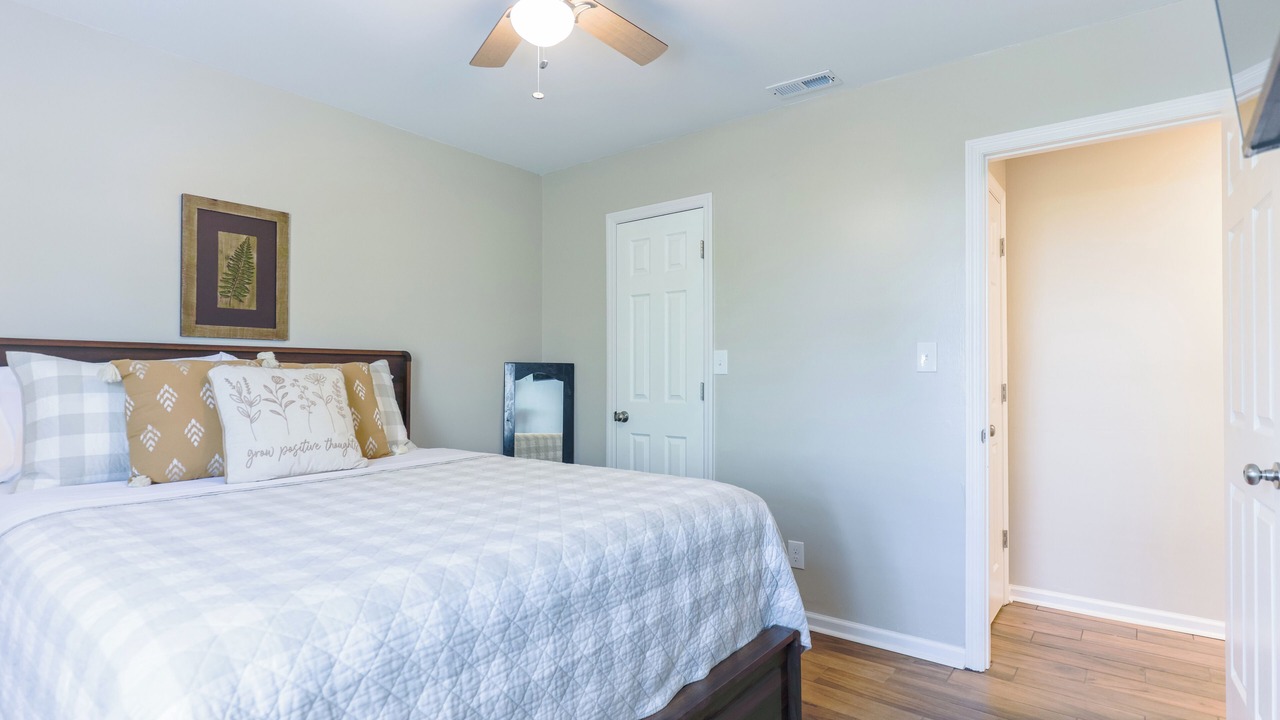 Photo of Bedroom in Valdosta