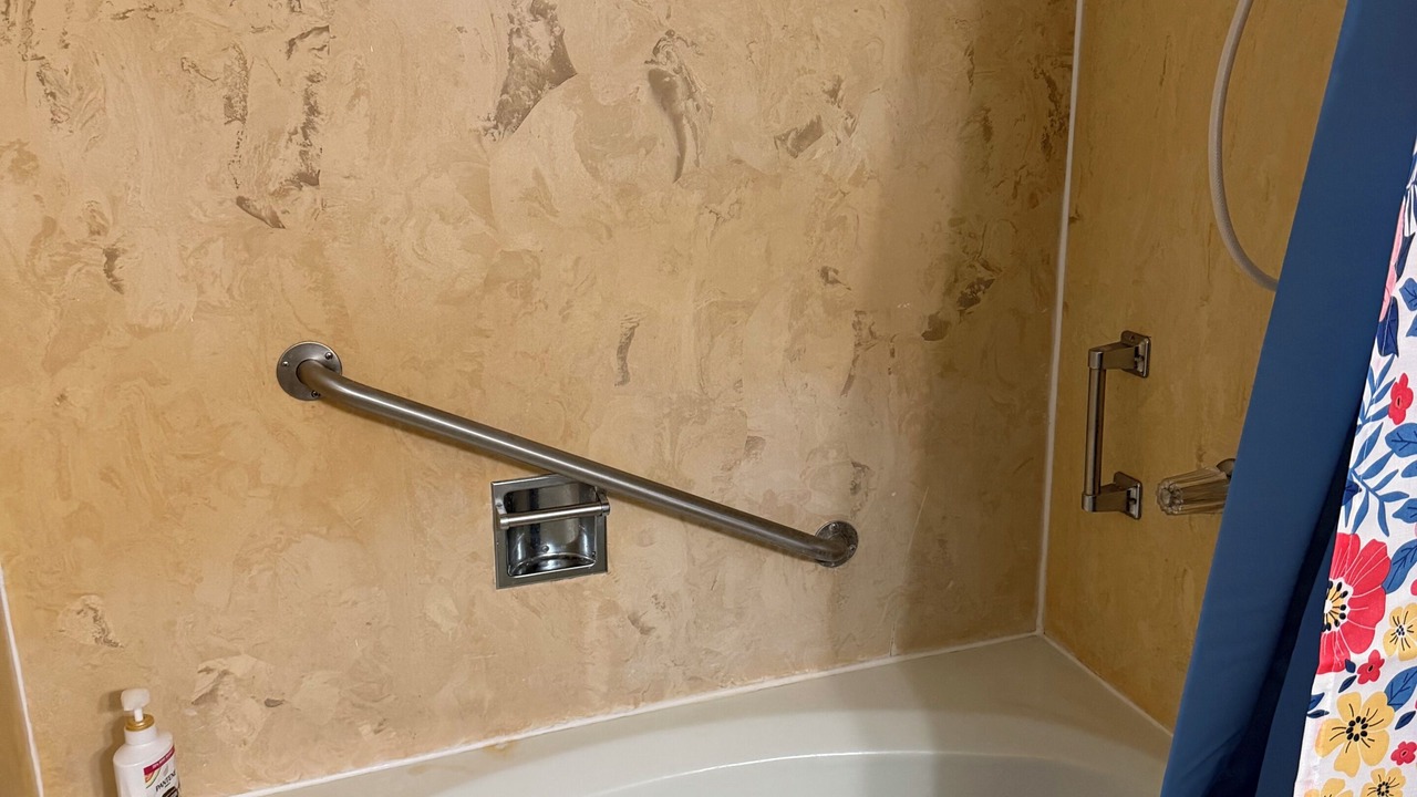 Photo of Bathroom in Diamondhead