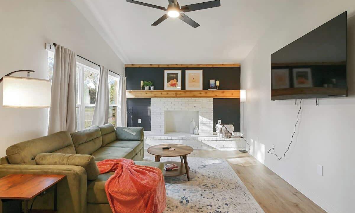 Photo of Livingroom in Gainesville