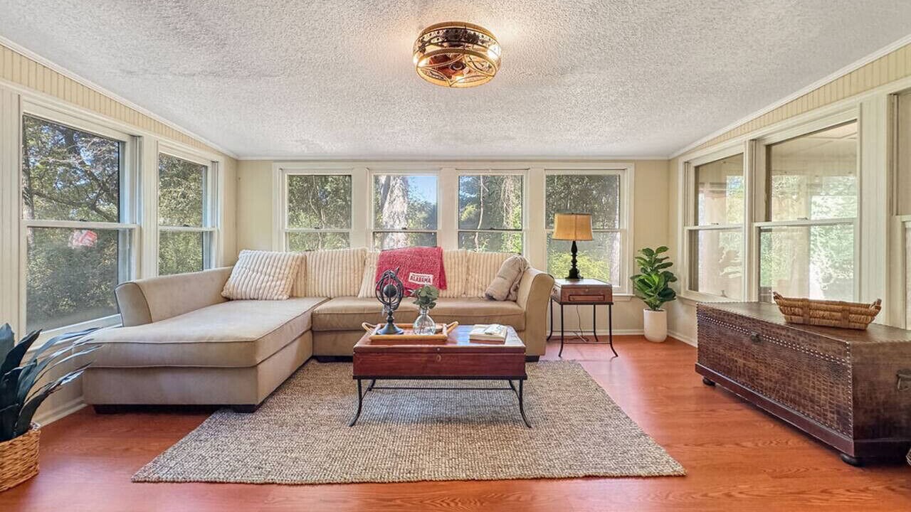 Photo of Livingroom in Skyland Park