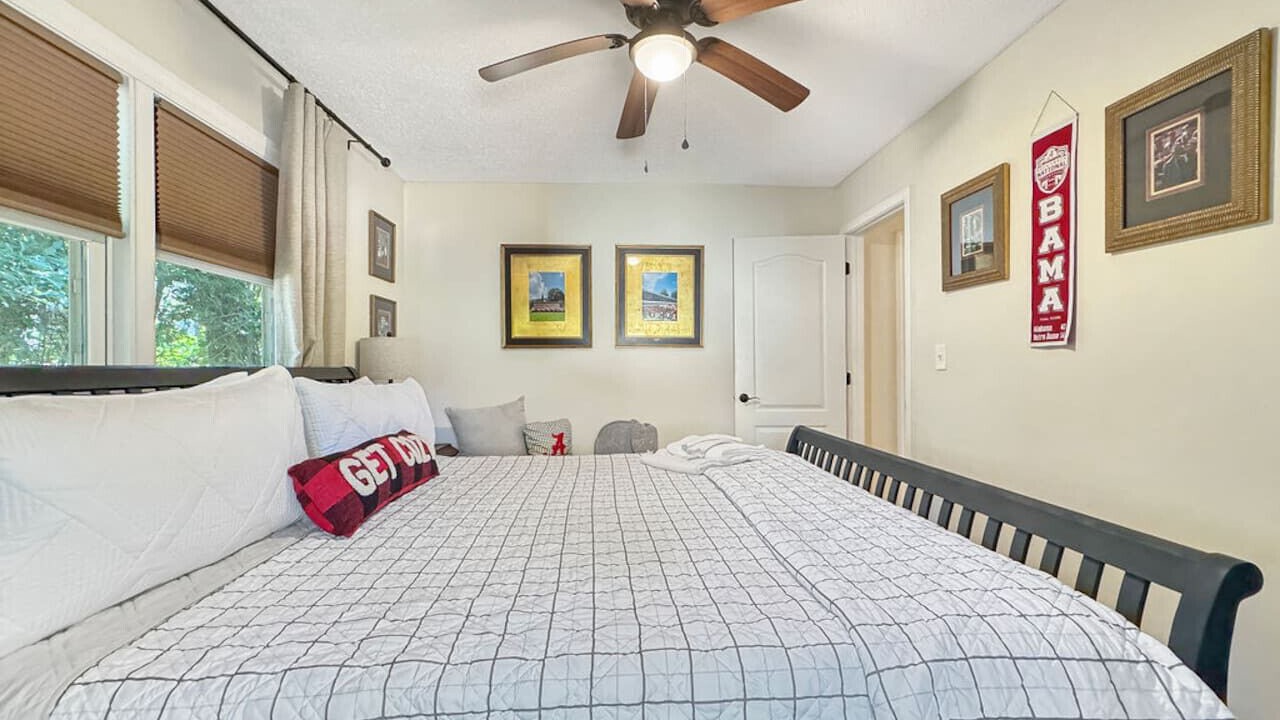 Photo of Bedroom in Skyland Park